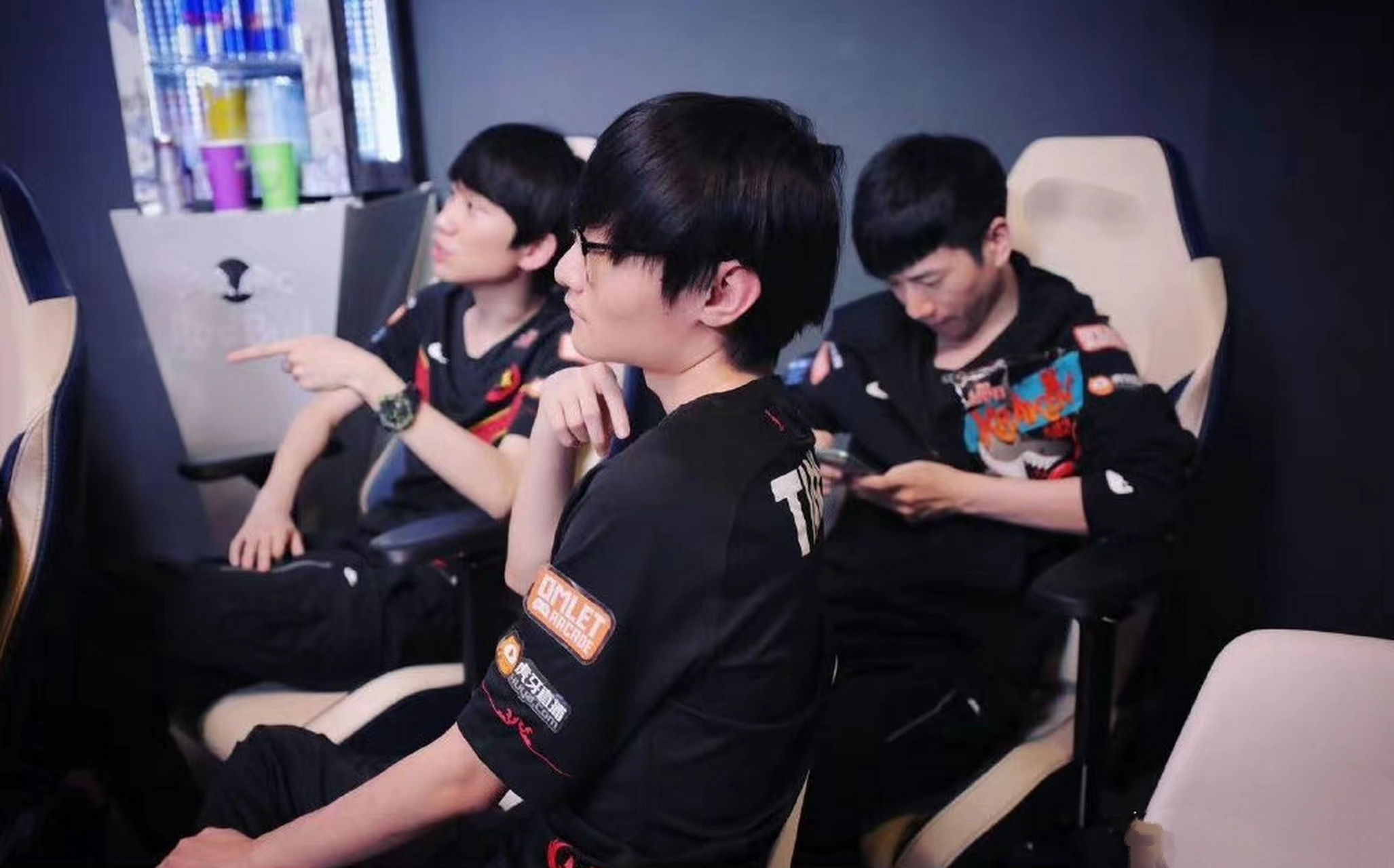 Doinb在FPX比赛中关键助攻,连败引发热议!的简单介绍 Doinb在FPX比赛中关键助攻,连败引发热议!的简单介绍